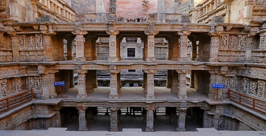 Adalaj Stepwell